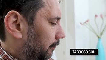 Horny stepdaughter seduce her stepdaddy into fucking her ass