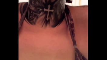 Academia treinando e toda molhadinha pelas pernas escorreu muito