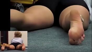 Big ass girl shows soles