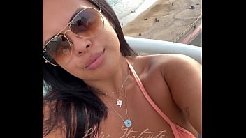 Brazilian married girl dancing funk in bikini