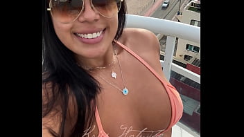 Brazilian married girl dancing funk in bikini