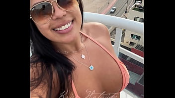 Brazilian married girl dancing funk in bikini