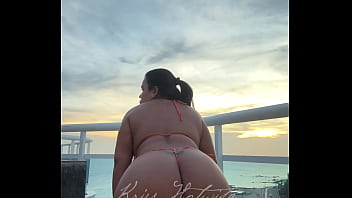 Brazilian married girl dancing funk in bikini