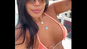 Brazilian married girl dancing funk in bikini