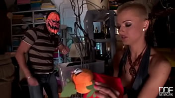 First class cock sucking scene