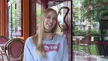 Ersties die 22 jährige sirena masturbiert mit ihrem treuen reisebegleiter Ersties die 22 jährige sirena masturbiert mit ihrem treuen reisebegleiter