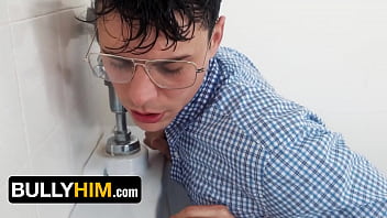 Bully Him Matthew Fugata Bullied By Entire Football Team Ask Security Guard Some Favor thumbnail