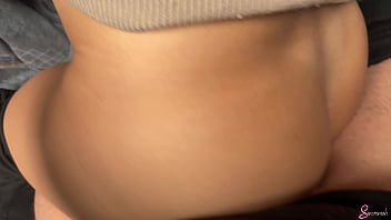 Ela dormiu sem calcinha e acordou com o meio irmão em cima dela