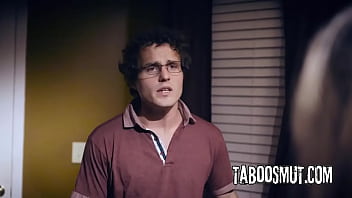 Kinky teen stepsister ask stepbrother for double creampie