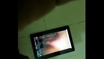 Amigo se hace la paja mirando a mi esposa Amigo se hace la paja mirando a mi esposa