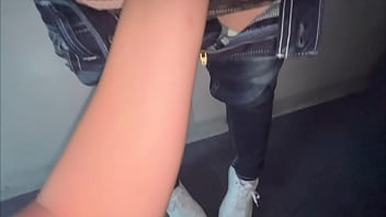 「ここならエッチしてもバレないよね…」物置き倉庫でsexする高◯生カップル。沢山今日も気持ちよかったと2人で抱きしめ合う2人。