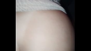 Ruiva novinha leva gozada na cara de dois coroas no gloryrole na casa de swing