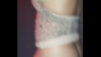 Ruiva novinha leva gozada na cara de dois coroas no gloryrole na casa de swing