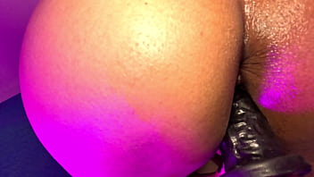 Safada enfiei uma banana e gozei pra caralho