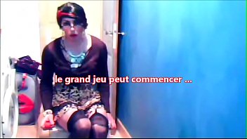 Clara Un Oeuf Vibrant Dans Le Cul Se Branle thumbnail