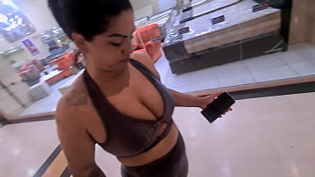 Casal foi malhar e personal pediu a calcinha da esposa suadinha do treino