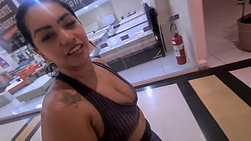 Casal foi malhar e personal pediu a calcinha da esposa suadinha do treino Casal foi malhar e personal pediu a calcinha da esposa suadinha do treino