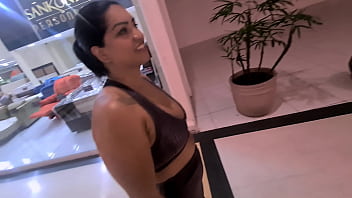 Casal foi malhar e personal pediu a calcinha da esposa suadinha do treino