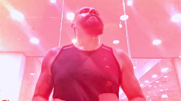 Casal foi malhar e personal pediu a calcinha da esposa suadinha do treino