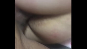 Comendo um cuzinho de lado bem apertado