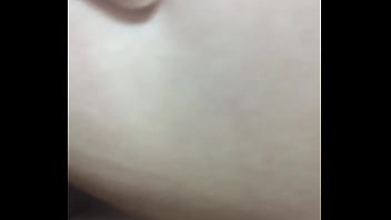 Comendo um cuzinho de lado bem apertado