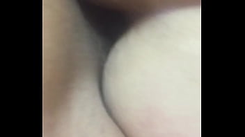 Comendo um cuzinho de lado bem apertado