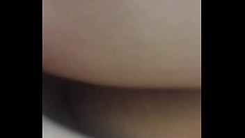 Comendo um cuzinho de lado bem apertado