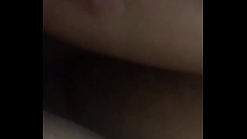 Comendo um cuzinho de lado bem apertado