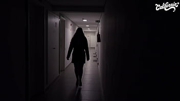 Clara wellen cai de buca na buceta da tatuada