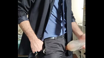 De Terno Na Punheta Depois Do Trampo thumbnail