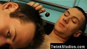 Twinks Xxx He Grabs The Unaware Working Dude And Briefly They're thumbnail