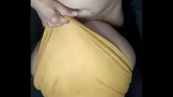 Pongo de perrito y le doy su lechita en su rico coño mojado