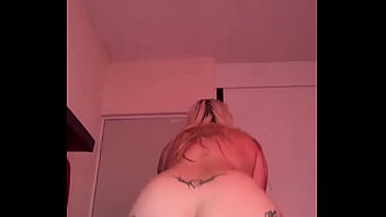 El Vecino Sigue Y Sigue Parado Frente A Mi Ventana Y No Deja De Verme Sus Momentos Favoritos Es Cuando Estoy Desnuda Des thumbnail