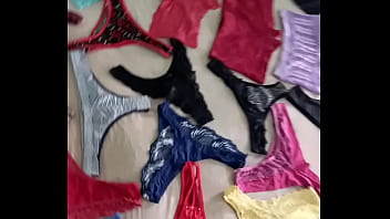 Calcinhas a venda vem q ainda dah tempo