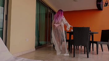 Young bimbodoll excites her personal driver on the balcony