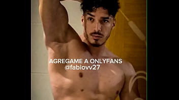 Chico Musculoso Está Buscando A Alguien thumbnail