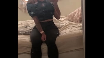 Viens me follow pour en voir un peu deviens fan pour tout voir Viens me follow pour en voir un peu deviens fan pour tout voir