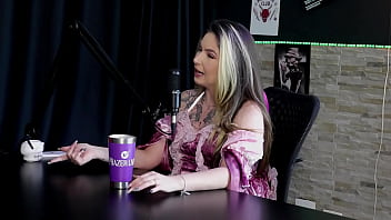 A Primeira Vez Que Deu O Cu Foi De Frente E Gosta De Sua Gozada é Viciada Em Menage E Bateu Siririca No Uber Raphaela Savanah Sheer Red Halloween thumbnail