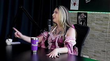 A Primeira Vez Que Deu O Cu Foi De Frente E Gosta De Sua Gozada é Viciada Em Menage E Bateu Siririca No Uber Raphaela Savanah Sheer Red Halloween thumbnail