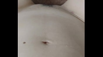 Cette salope se fait enculer comme une bonne chienne