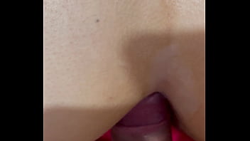 Cette salope se fait enculer comme une bonne chienne