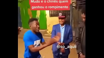 Angolana gostosa pronto para realizar todos os seus sonhos