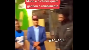 Angolana gostosa pronto para realizar todos os seus sonhos