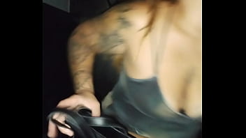 Tomei rola na buceta e leitinho de desconhecido no gloryholi