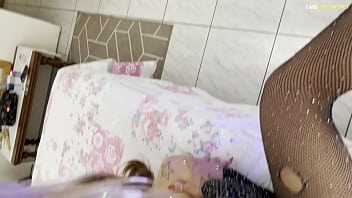 Milf brasileira mete na amiga com strap on e as duas gozam juntas em 69 selvagem – fabi drumond