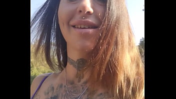 Allez venez je vous amène dans le maquis corse pour une exib hummmm