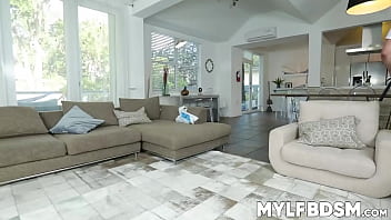 Beefy bambino dominates milf blaten lees tight pinkish pussy until she is begging for more