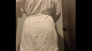 Ne me regarde pas comme ça tu vas t’attacher