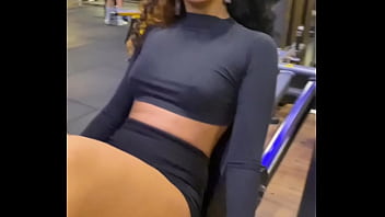 Veio para academia treinou forte e terminamos com o cardio bem gostoso antes da festa