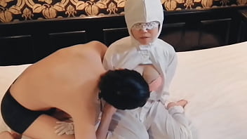 半導体製造工場勤務の巨乳人妻検査員のおっぱいを揉んで手マンする。home made amateur 個人撮影 kawasaki jk